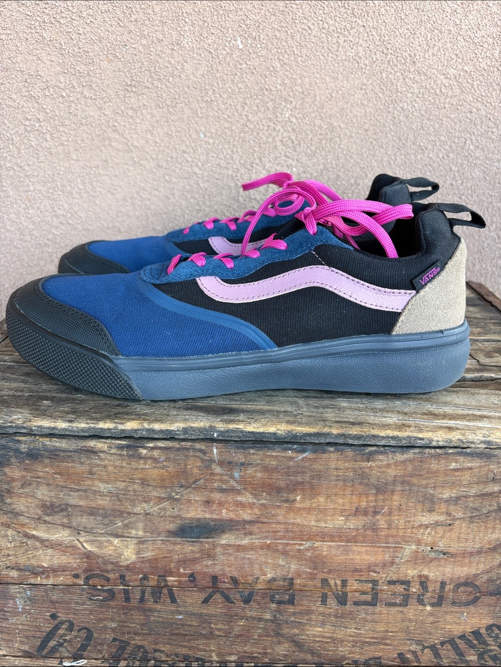 Vans Men’s UltraRange Gibraltar Sea Sneaker